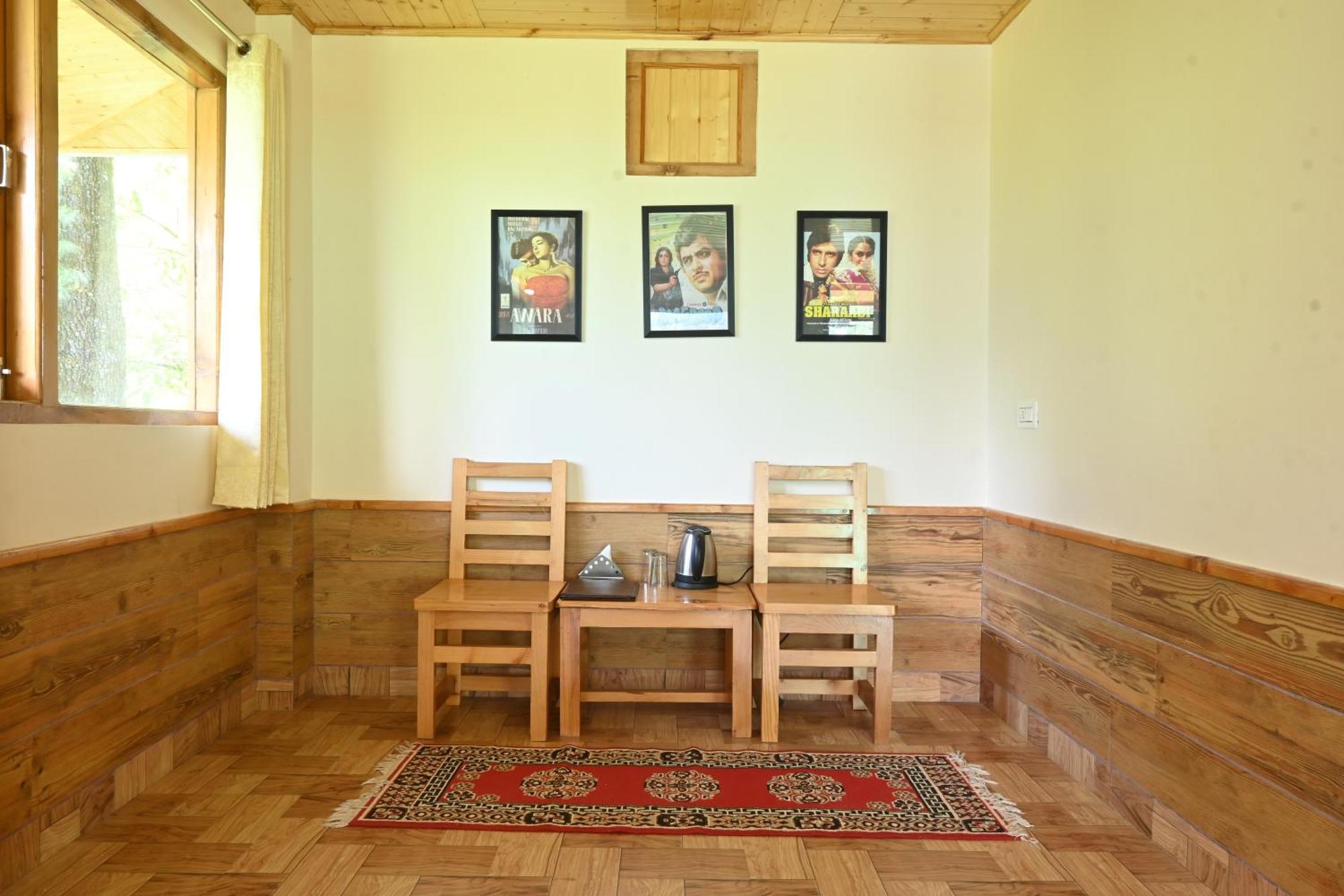 Cascade Mountain Retreat Manali Bed and Breakfast Eksteriør billede