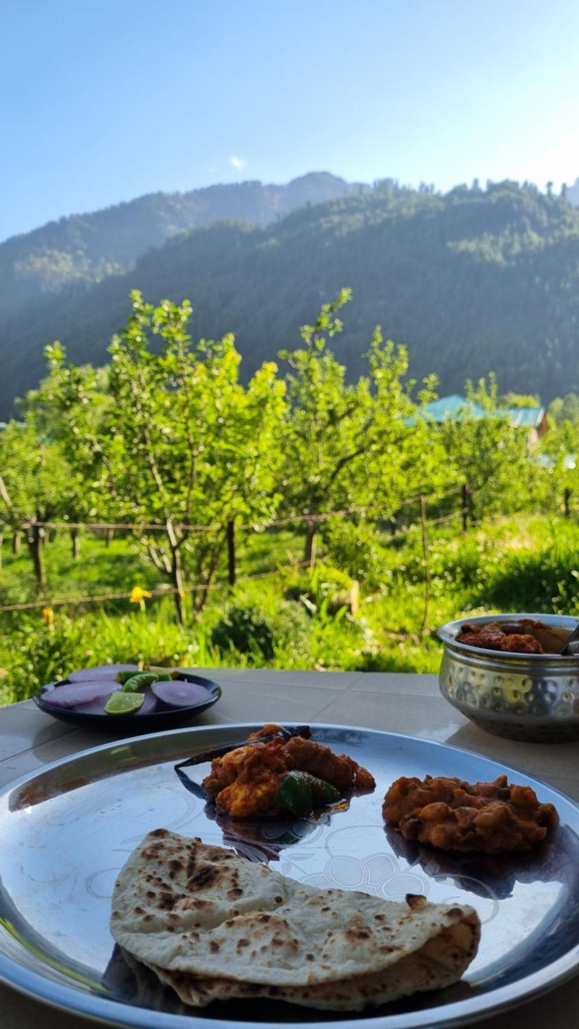 Cascade Mountain Retreat Manali Bed and Breakfast Eksteriør billede