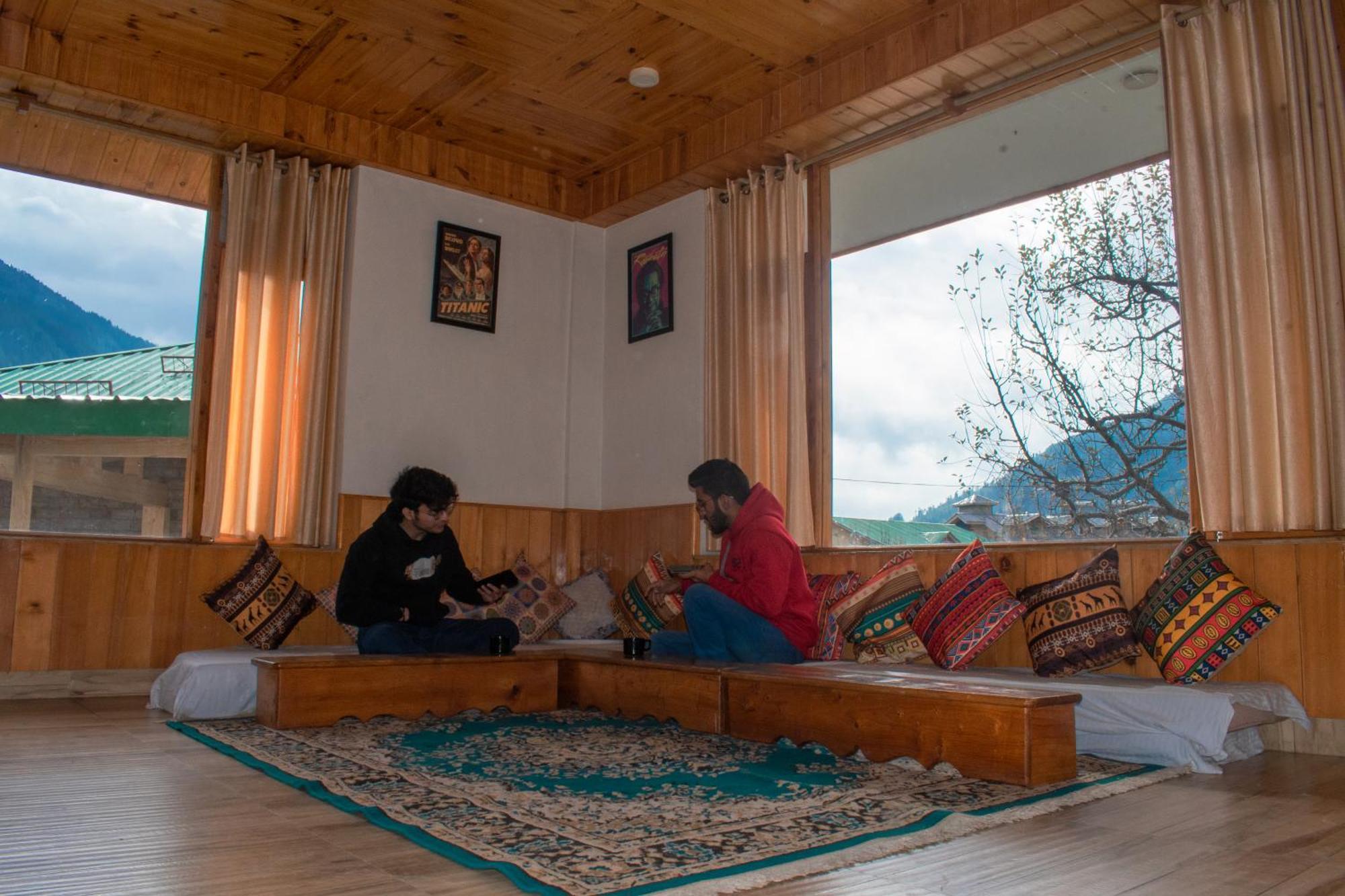 Cascade Mountain Retreat Manali Bed and Breakfast Eksteriør billede